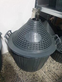 Demižon v plastovém koši 34 litrů