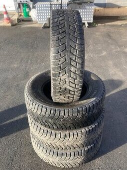 Zimní 225/75r16C DOT 2021 5mm