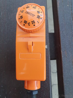 Prilozny termostat na topeni