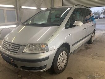 VW Sharan 1.9TDi 96kW - digitální klimatizace - 2.Majitel
