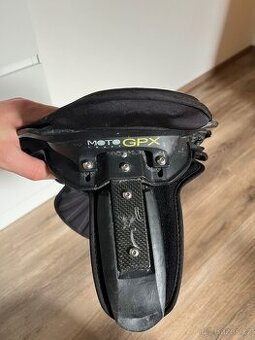 chránič krční páteře Leatt Brace