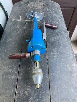 Retro ruční vrtačka VLAD