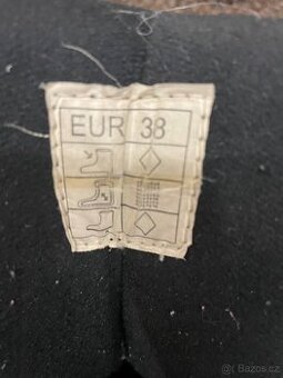 Snowboardové boty 38