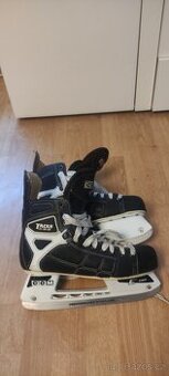 Brusle CCM. Velikost 44