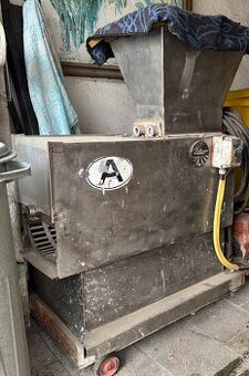 Mčkač - lis na ovoce