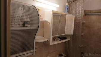 Koupelnový set - poličky