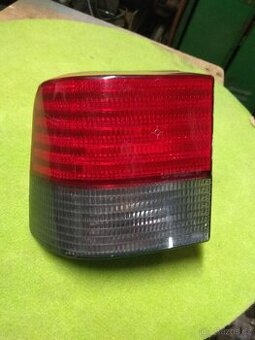 Zadní levé světlo Peugeot 405 kombi