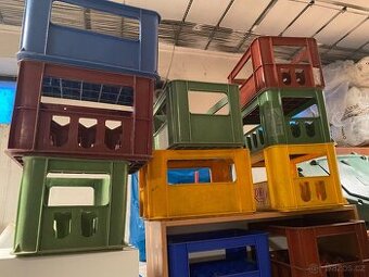 Plastové přepravky, bedny, různé- na láhve