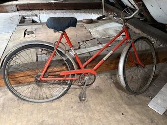 Retro dámské kolo UNIVERSAL – exportní model (Eska/Velamos)