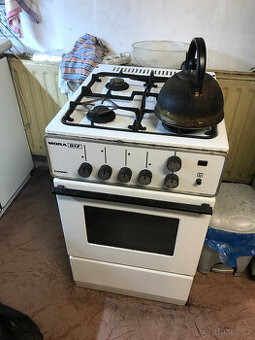 Sporák na propan-butan.