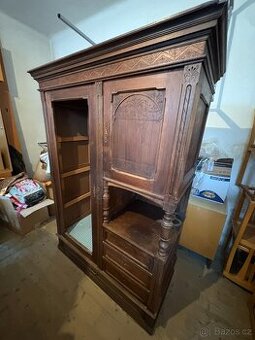Starožitná skříň po restaurování