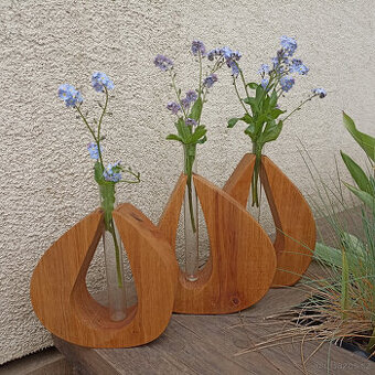 Vázička se zkumavkou