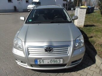 Toyota Avensis combi 1.8i/95 kw - Benzín