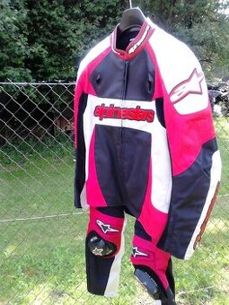 Dvojdílná kombinéza Alpinestars M+slidery v ceně/PPC:8999Kč.