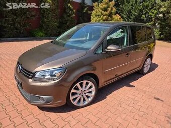 Touran 2.0TDI 130kW DSG,Highline,webasto,tažné,kamera,xenon