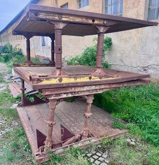 PAŽÍCÍ BOXY 300 x 240 - 1