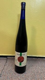 Prodám archívní víno 1,5 l - 1