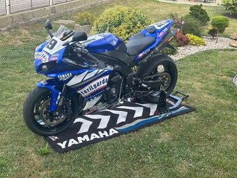 Yamaha YZF-R1