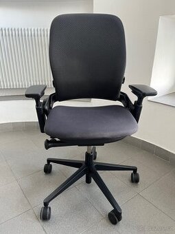 kancelářská židle Steelcase Leap v2