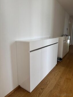 Bílá komoda/botník 2x
