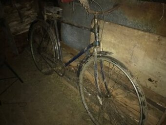 Staré jízdní kolo Zbrojovka