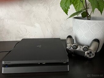 PlayStation 4 Slim 500GB – plně funkční, připraven k hraní