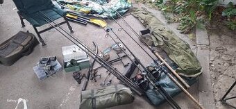 Rybářské potřeby,brolly umbrella maxi,pruty,navijáky,člun,po