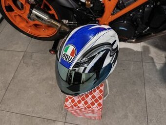 Helma na moto AGV