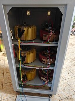 Třífázový regulátor napětí nový