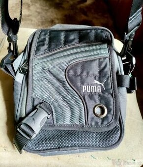 Pánská taška PUMA s popruhem přes rameno.