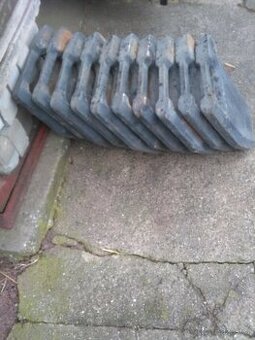 Koupím závaží kanystry.