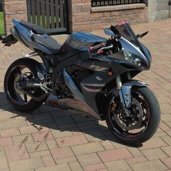 Koupím motor do R1 2004 - 2006