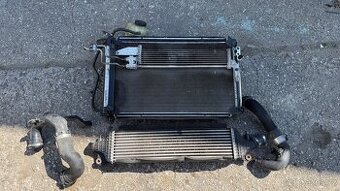 Prodám kompletní chladiče včetně hadic na infiniti Q50 2.2d