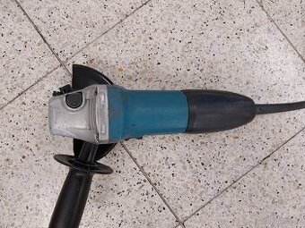 úhlová bruska GA5030R