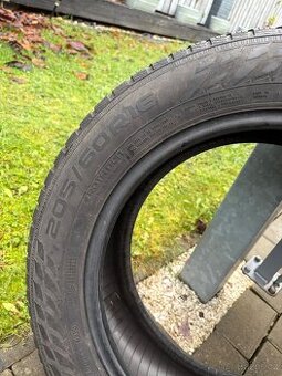 pneu kusovka Nokian Snowproof 205/60 R16 5,5mm
