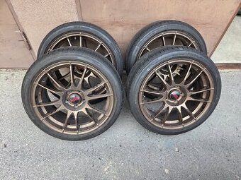 OZ Racing Ultraleggera 8x18 ET-45.