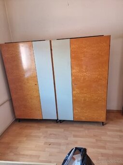 Šatní skříně 3ks