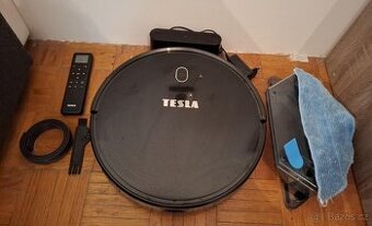 Robotický vysavač -Tesla Robostar IQ 300