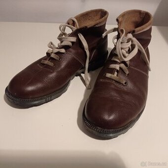 Dámské kožené retro pionýrky