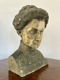 Starožitná sádrová busta ženy / V. 39cm