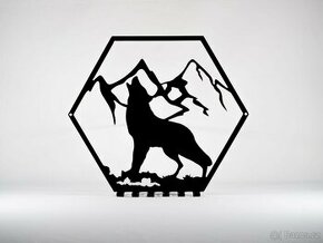 Kovový věšák na klíče - vlk (hexagon)