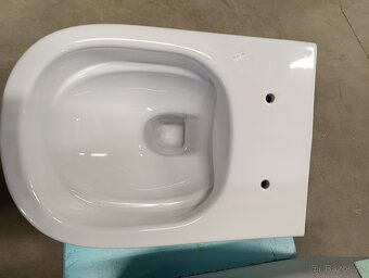 Laufen Lua - Závěsné WC, Rimless, bílá