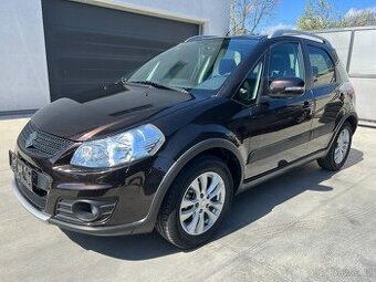 SUZUKI SX4 1,6i 88KW 1.MAJITEL 35000KM NAVIG.TAŽNÉ VYHŘ.SED.