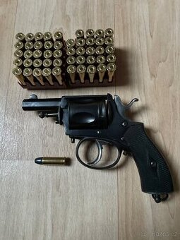 Historicky revolver kategorie D - 1