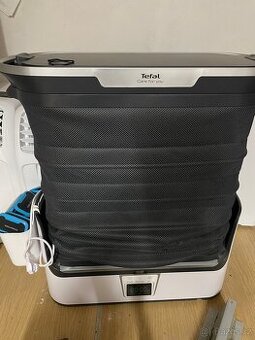 Napařovač oděvů Tefal
