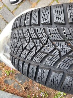 215/45/18 93V Zimní Dunlop Wintersport 5 8mm 4323