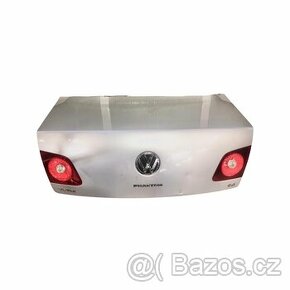 Páté dveře stříbrná metalíza LA7W VW Phaeton 3D r.v. 2010