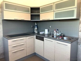 KUCHYŃ MIELE..... ZÁNOVNÍ