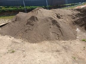 Katrovaná hlína, zemina