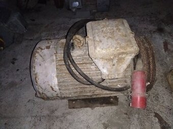 elektromotor 7,5 kW 965 ot/min